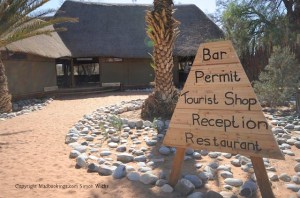 Photo credit to Madbookings.com - Simon Wicks via http://www.nwrnamibia.com/sesriem.htm